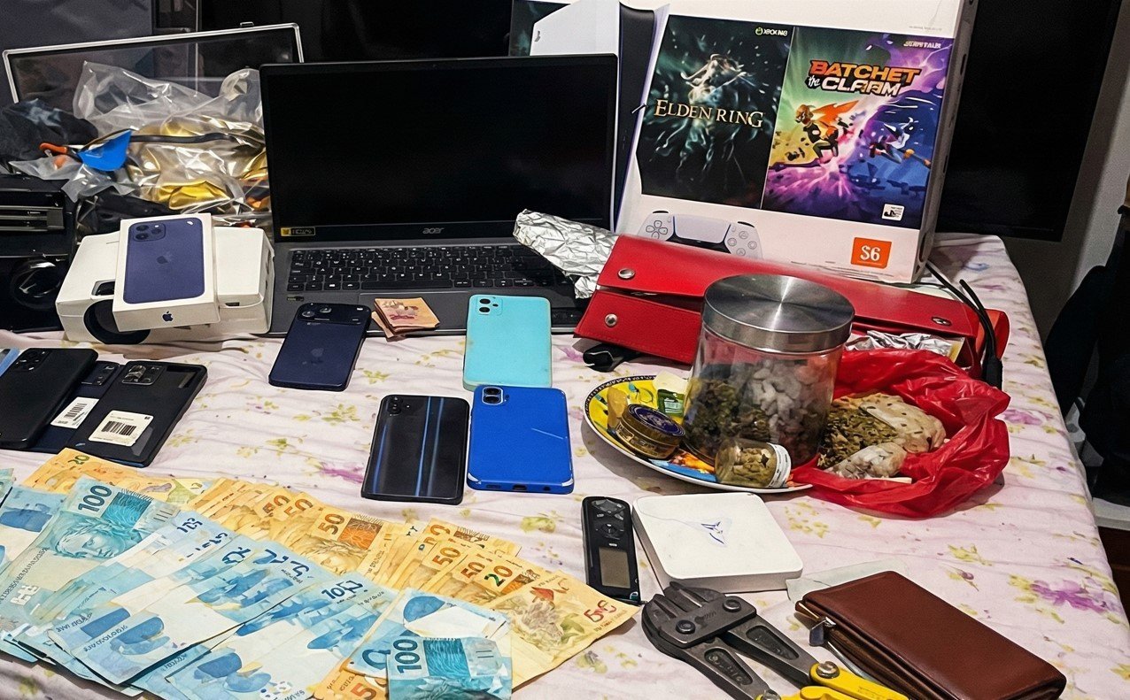 Casal Suspeito de Furtos é Preso em Flagrante na Praia do Ervino