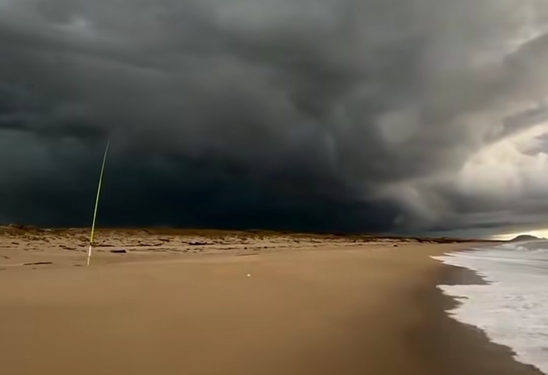 Tempestade Passa pela Praia do Ervino Sem Causar Grandes Estragos