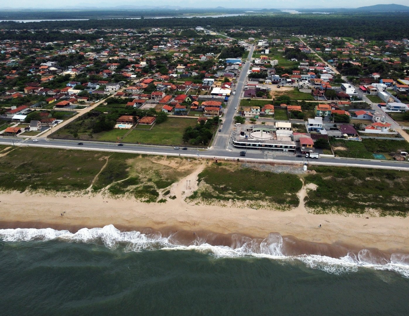 MPSC Atua para Garantir Lei Ambiental na Regularização Fundiária da Praia do Ervino
