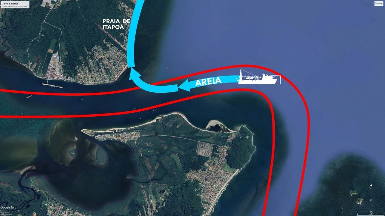 Navio draga trabalhando no canal de acesso aos portos de Itajaí e Navegantes em Santa Catarina