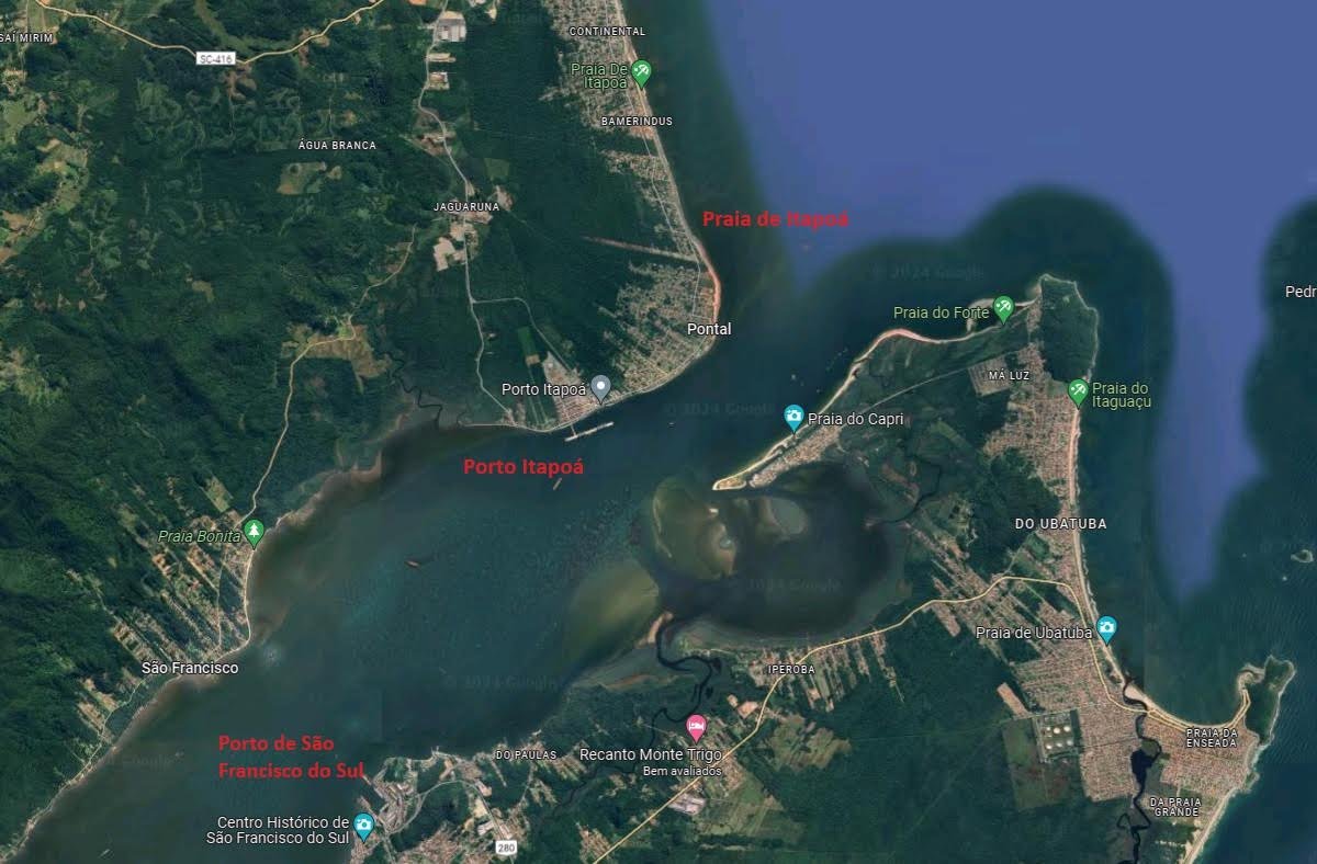 Vista aérea da cidade de Itajaí e seus portos após a obra de dragagem