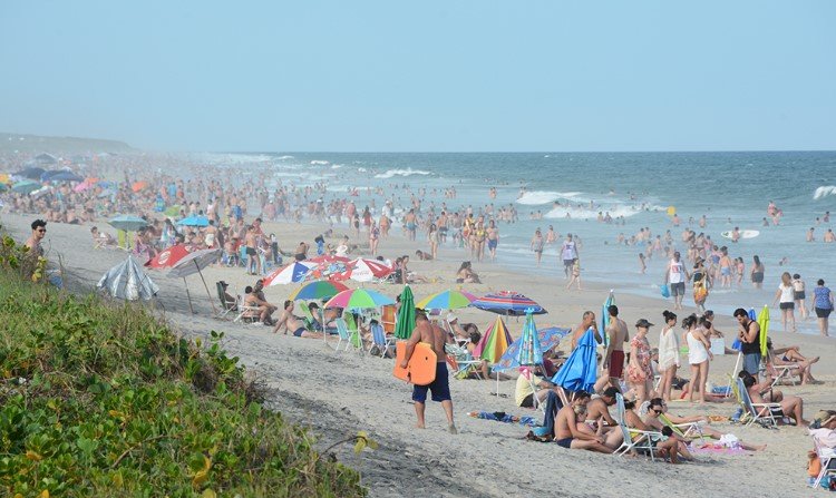 Programação de Verão na Praia do Ervino