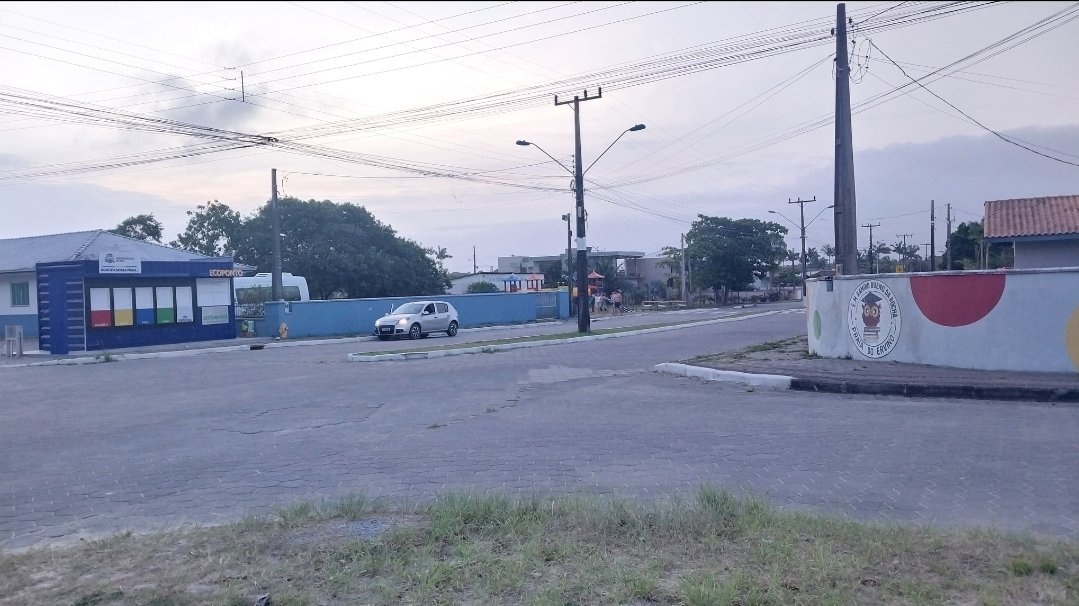 Exemplos de materiais que podem ser descartados no Ecoponto Praia do Ervino